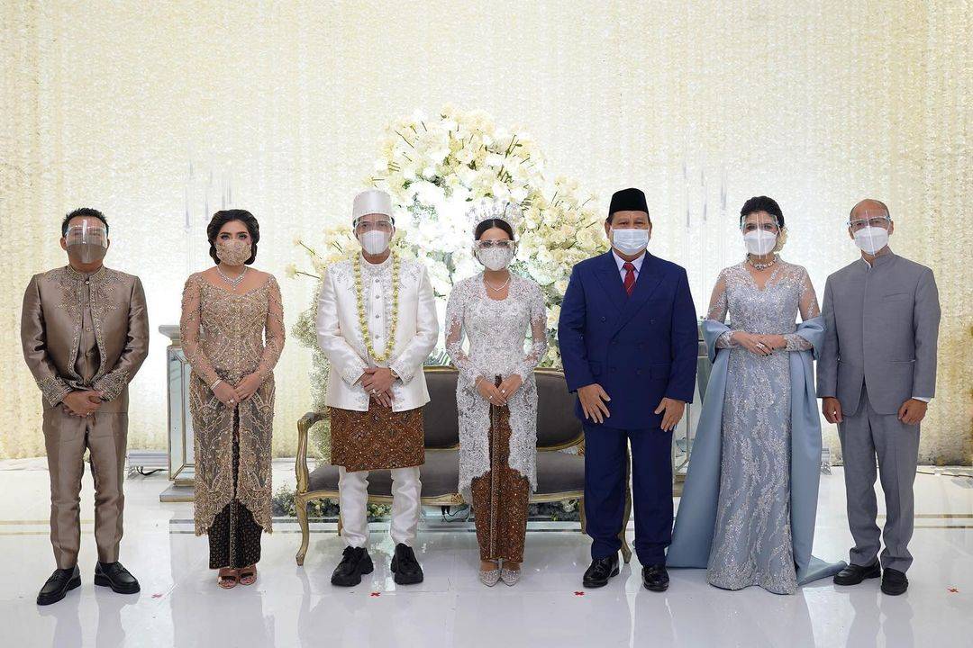 Artis Indonesia yang melangsungkan pernikahan mewah